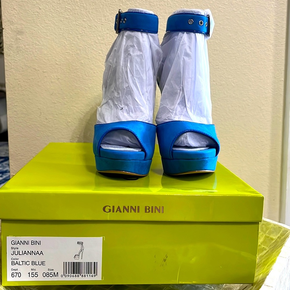 Gianni bini Baltic blue pumps. Size 8.5. 5in heel and 1in platform.